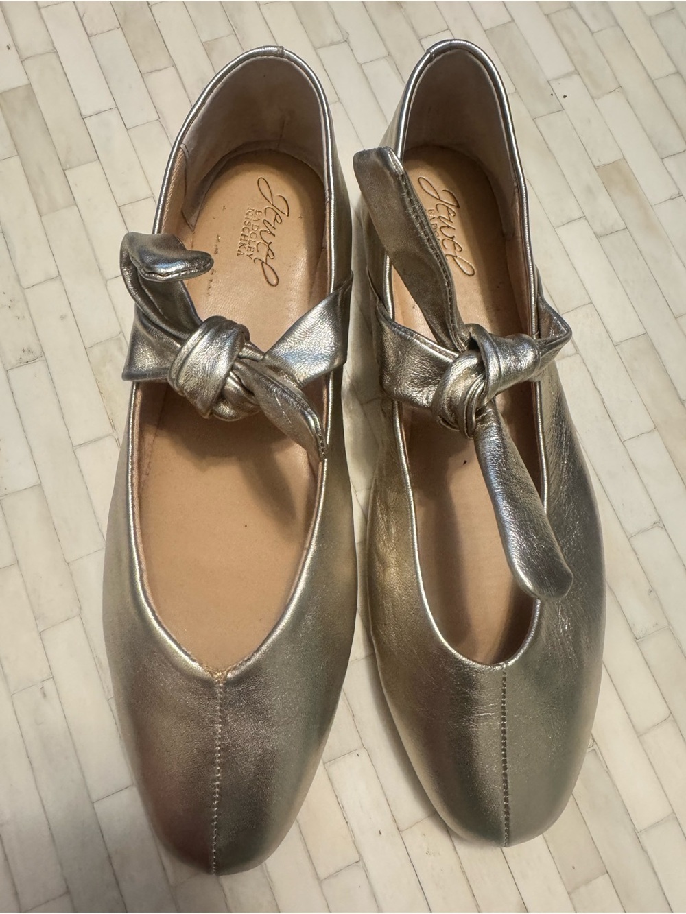 Jewel Badgley Mischka Taylore Gold Leather Bow Mary Jane Ballet Flats 9.5